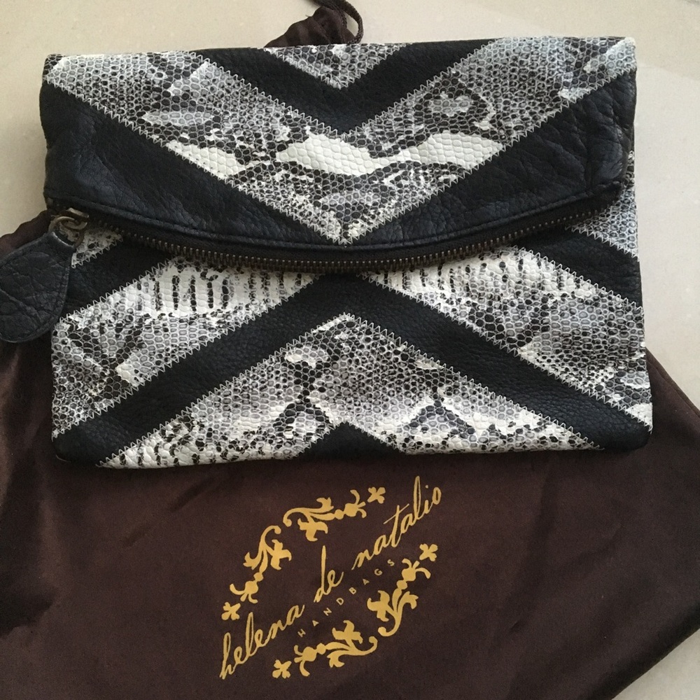 SOLD 🚫 Leather Snake Skin fold-over clutch - Picture 4 of 6